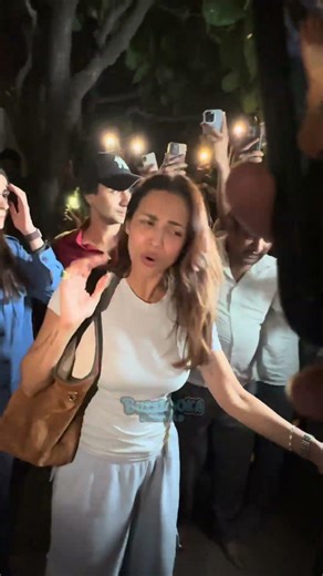 Malaika Arora Arhaan Khan & Bhavana Panday At zoya akhtar house party🔥#buzzzookascrolls