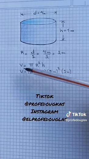 Capacidad de un Tanque: Cálculo de Litros de Agua y Volumen