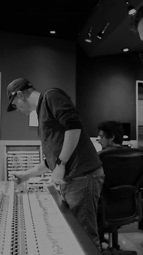 You’d break your neck to keep your chin up.