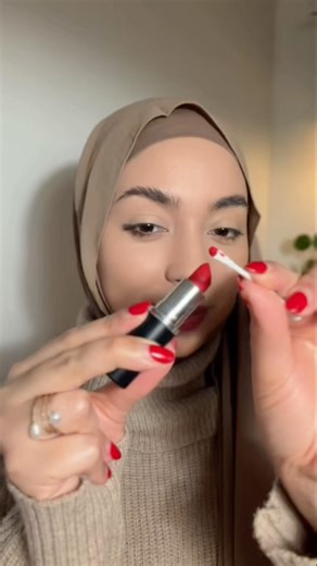 Did it actually work!🤔Cherry Eye Hack🍒lipstick on my eyes😳#cherrymakeup #makeuphacks #easymakeup