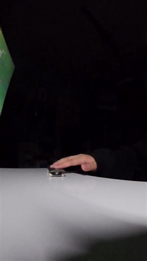 Kriska on Instagram: "Heellls :> #fingerboard #fingerboarding #fingerboarders"