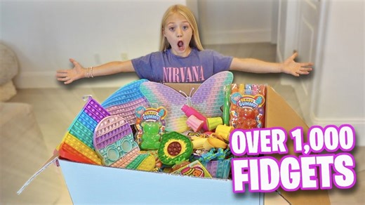 EVERLEIGH UNBOXES WORLDS LARGEST FIDGET TOY HAUL!!!