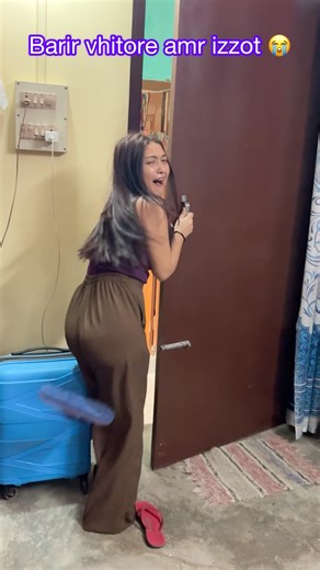 Baire amr izzot 🤭😂 #comedy #subscribe #comedyfilm #views #funny #views #shorts #youtubeshort #fun