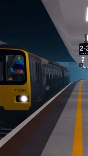 Waterline Class 143 arrives into Benton SCR #train #scrrailways