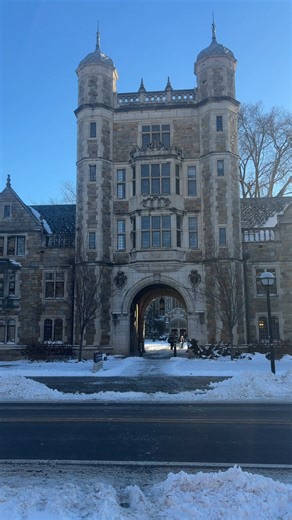 Taking in the snowy scenery on campus! #GoBlue #AnnArbor | University of Michigan Admissions