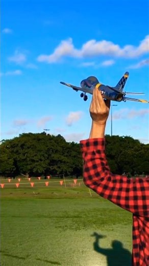 F-86 Sabre 30mm edf micro rc Jet hand launch and landing #rcplane #rc #aviation #shorts