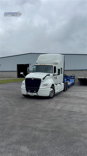Hooked the New International to the RGN‼️ Thompson Truck Group #trucks #trucker #peterbilt #scania #international #diesel #dieselpower #largecarmafia #righttracksystem #stance #power #trending #viral | Bruce Wilson
