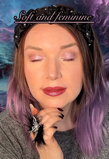 This Pin Point Eyeshadow Palette from @Colorgram US is just perfect to create soft and feminine looks for everyday wear🌸 #eyemakeup #eyeshadow #eyelook #softmakeup #softlook