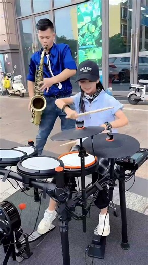 Why This Drummer Sounds SO GOOD 😳139