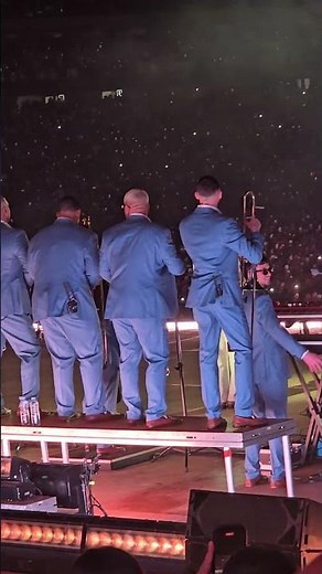 Bad Bunny - Debí tirar más fotos Tour #badbunny #benito #trap #salsa #reggaeton #debitirarmasfotos