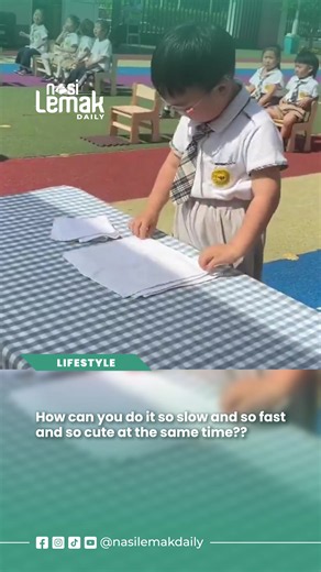 Awwwwww cuteness overloaded!!! Read the full article on the NasiLemakDaily website. Link in bio 👆🏻 Source: X | ceciarmy For credits or any content-related enquiries, feel free to DM us 🥰 #NasiLemakDaily #nldlifestyle #nldviralvideo #funnyvideos #foryoupage #cutenessoverload #kids #winner