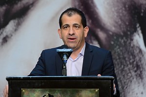 Showtime Boxing reportedly will be shuttered in 2023, ending 38-year run as a pillar of boxing TV