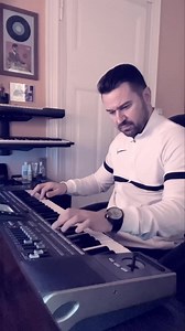 Evo nešta sasvim spontano snimljeno..😊 Jedna lijepa pjesma u starom JV stilu sa lijepom porukom! Boginja Ljubavi - Mile Kitić (2023) Original: Aranžman: Saša Jelić & Aleksandar Popović Pozz Nele M. Nele 🙂 | Nele Band