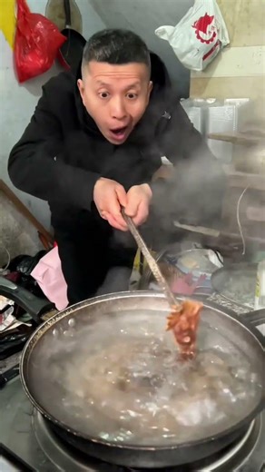 Chicken Neck in a Hot Spring Bath: A Unique Delight
