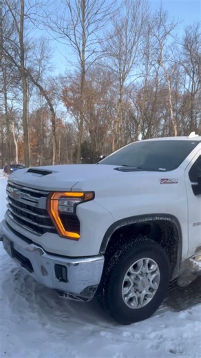 3.0 Duramax VS 6.6 Duramax - Cold Start
