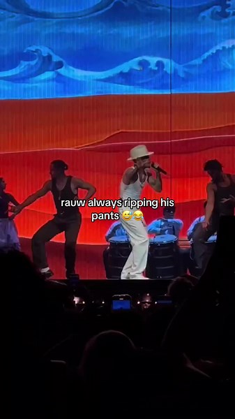 Rauw Alejandro's Concert Pants Incident