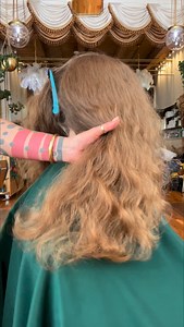 9.7K views · 12K reactions | Golden signature 3 section Cut. this babes hair was an interesting and delicate fabric that took a bit of gentle maneuvering. When hair is slippery we have to take a bit more time on the details. I call this fabric a Silk/cotton blend. Visit www.GoldStudioAcademy.com for more online education and explanations. Interactive Cutting is not just a set of techniques. It’s a methodology that works for all hair types ✨ | Presley Poe | Facebook