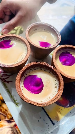 Ek cup chai… aur duniya phir se theek lagne lagti hai.”#trending #shorts #viral #youtubeshorts