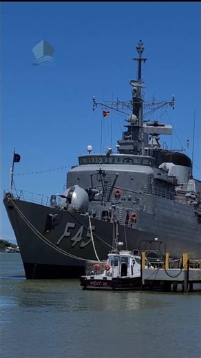 Você já viu a F45 União, da Marinha do Brasil, de perto? Ancorada em Itajaí!