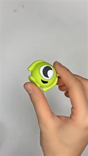 Making Mike Wazowski! 👁️🟢 #clay #monstersinc #diy #creativeclayideas #art #handmade #handmade