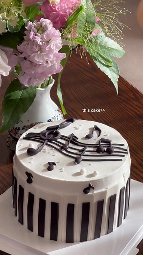 Music Themed Birthday Cakes for Singers and Musicians