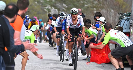 Tour du Pays basque 2026 | Isaac Del Toro (UAE Team Emirates XRG) chute, se blesse et abandonne lors de la 3e étape