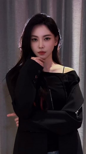 Kelly于文文 Dy update 20251110 新学的🤙#sugaronmytongue #星动营业中 #星动音乐电台 ​ 📷｜​⁠Kelly于文文 Dy 20251110 Cat/ch: 于文文 [僅分享，若侵則刪] #于文文 #KellyYu #Kelly #Kelly于文文 #yuwenwen #yww #鱼丸丸 #文文 #于文文乐队的海边 #于文文新歌刺猬 #于文文新歌beautiful #把爱留给于文文 #fyp #于文文新歌小心 #于文文新专辑是我 #于文文魔方视界巡回演唱会 #于文文演唱会 #于文文1107生日快乐 #于文文新歌夕阳向晚 #于文文新歌已读不回 #于文文拾光巡回演唱会 #于文文新歌狼人 #于文文新专辑天蝎座 #于文文出道十周年 #于文文第五张个人创作专辑天蝎座 #于文文巡演 #于文文拾光巡回演唱会 #于文文新歌赌 . | KellyYu ⧒ LiuLian LoveActually-KL