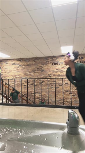 Throw tht p 😛 #fyp #viral #lightskin @Mila🩷