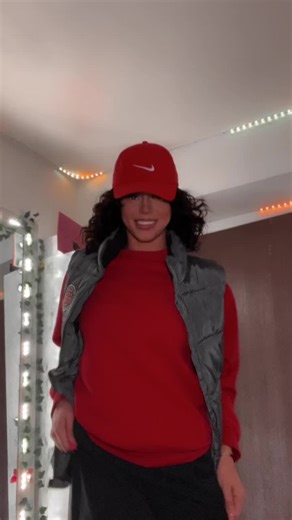 Looking pretty in the face😍 What time are you seeing this at? 👀#makeemsweatchallenge