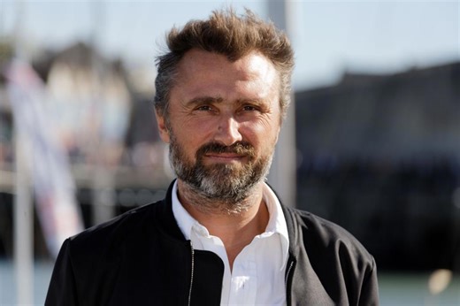 Alexandre Brasseur alias Alex Bertrand : l’acteur de Demain nous appartient est‑il en couple ?