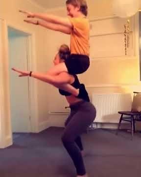 Big girl lift carry squat smaller boyfriend
