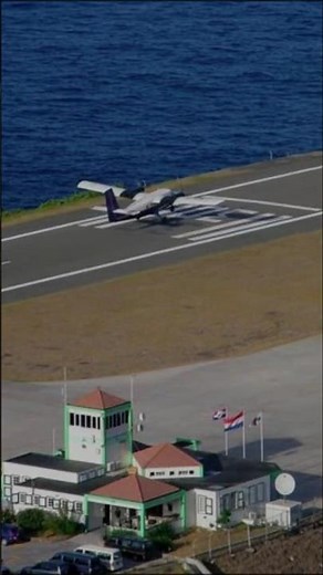 J’ai tenté d’atterrir plusieurs avions sur la piste la plus courte du monde ! (SABA)