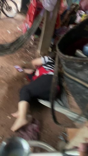 ເຖົ້າແລ້ວ ຊ່ວຍໂຕເອງເດີແມ່ 🤣 ລູກຄາແຕ່ງກີນໃຫ້ຢູ່ 🤣#ລູກຊາຍຫຼ້າອີ່ແມ່😍 #ຮ້ານເຂົ້າຊ້ອຍ_ເຂົ້ານຸມນາງຜິວ #เทรนด์วันนี้ #fyp #ອ້າຍບ່າວລື້