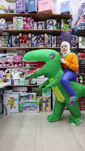 مرحبا بكم في عالم جوراسيك بارك عند SML PLACE 🦖 🦕 احصل على مجموعة الديناصورات الرائعة لمغامريك الصغار !! استكشف البراري !! Welcome to Jurassic World !! At the SML PLACE 🦖 🦕 We got the RAWRSOME collection of dinos for your little adventurers !! Ride on & explore the wilds !! #sml #dino #dinosaurs #jurassicpark #fossils #costumes #cars #lebanon #shopping #birthdaygift