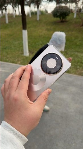 Huawei's Harmony OS Remy 3D particle modeling allows everyone to experience the joy of technology.