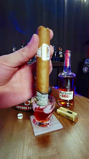 91 Rated Drew Estate Underground CT Shade Robusto paired with Wild Turkey 101