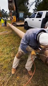 5.1K views · 68 reactions | Blue Collar Proud 﫡了 PROVIDING REAL WORLD VALUE 欄欄 #pipelinerscloud #welding #bluecollar #fyp #welder #umbrella #soldador #fypシ Video Credit : @panchito_pipeliner | Pipeliners Cloud | Facebook