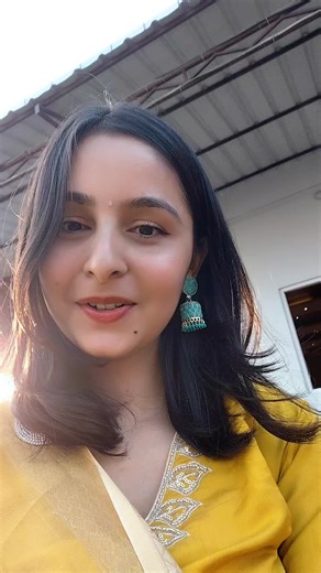 S (@iam.smritii)’s videos with Bol Na Halke Halke - 𝘽𝙤𝙡𝙡𝙮𝙬𝙤𝙤𝙙𝙂𝙡𝙞𝙩𝙯𝙮