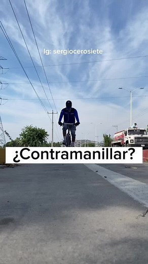 Aprende la técnica del contramanillar en motocicleta