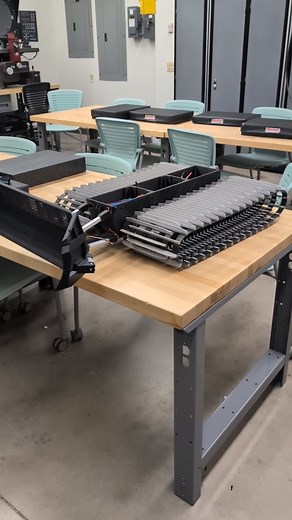 6.2K views · 2K reactions | 3D printed PistenBully 600. Now it just needs a joystick and we'll be ready to start pushing pow . . . #snowcat #pistenbully600 #heldendernacht #pistenbully #snowcat grooming rctruck rctrucks rc rccrawler 3dmodeling 3dprinting rc offroad rc4wd truck prusa creality rockcrawling 3dmodeling 10thscale fusion360 4x3d bambulab | 4x3d | Facebook