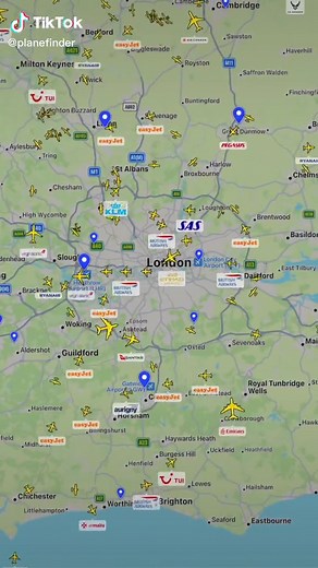A few planes #planefinder #aviationlovers #travel #aviation #traveltiktok #planefinderapp #london