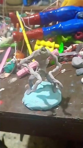 tuto de como hacer al alien Rouge o alien rey pidanme en comentarios que alien hago 🙂
