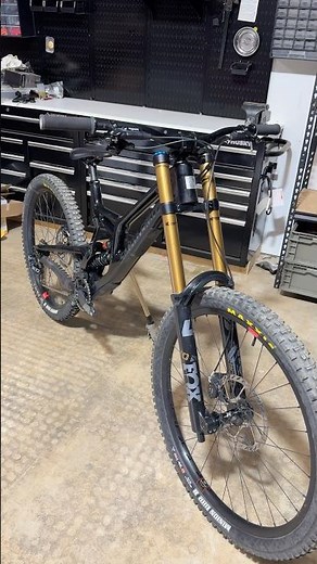 Santa Cruz V10 - The Winningest DH Bike 🥇#mtb #mountainbike #bicycle #dh