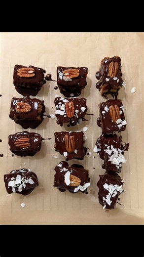 Mishka Di | Date Caramel Mini Cakes Healthy Sugar Free Obsession!!!! Long Sleeve aka winter first layer @skims RECIPE ✨ Ingredients Base 1 cup... | Instagram