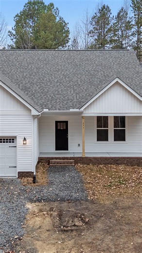 Value Build Homes on Instagram: "✨ The Laurel floor plan is our top hit!! With the optional bonus space showing an extra bedroom + bath… I mean, come on 😍❤️ It truly checks every box.#valuebuildhomes #dreamhome #homesweethome #customhomes #homebuilder #ncrealestate"
