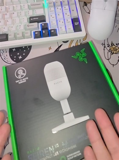 we love a new addition! What do we think chat, will this help supress the rage noise? 😂🤭 #razerflashsale #tiktokmademebuyit #tiktokshop #gamingsetups