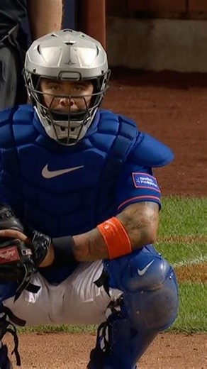 #IsiahKinerFalefa steals home plate. IKF signs a 1-year deal with the #BostonRedSox #mlb #baseball