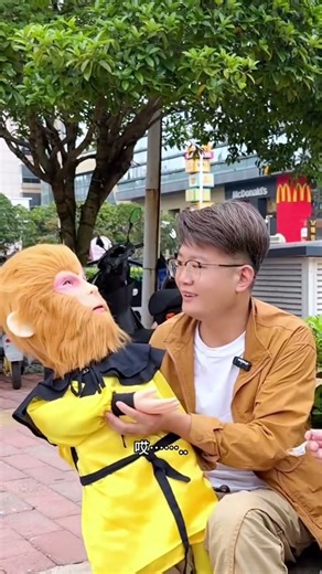 调皮的猴哥想吃冰粉 #原创视频 #搞笑腹语 喜欢的支持一下