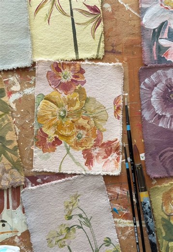 A little something different! (From my usual, at least! ;)) I painted nine small florals for this Thursday's show—felt like I just HAD to paint a couple flowers if the show is inspired by a flower farm! 🌸❤️ All of these florals will be and available at Charleston Artist Collective his Thursday, 4/23 at 6pm! From the flowers growing on Sea-Green Farm 🫶🏻
