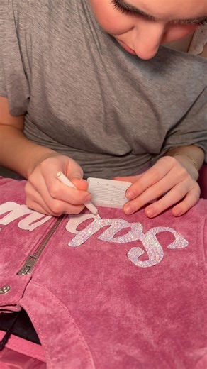 Making a Sabrina inspired jacket ✨✨✨ #coachella #fangirl #sabrinacarpenter #diy